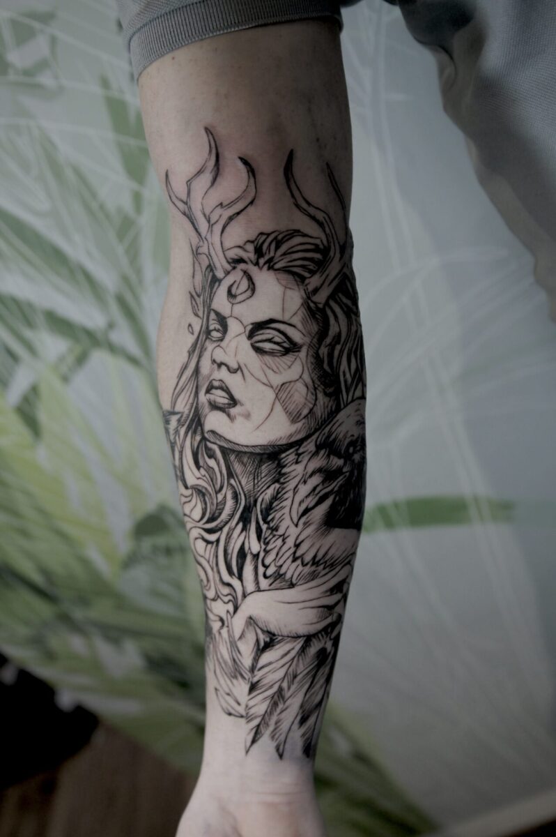 Tatuaż graficzny kobieta
